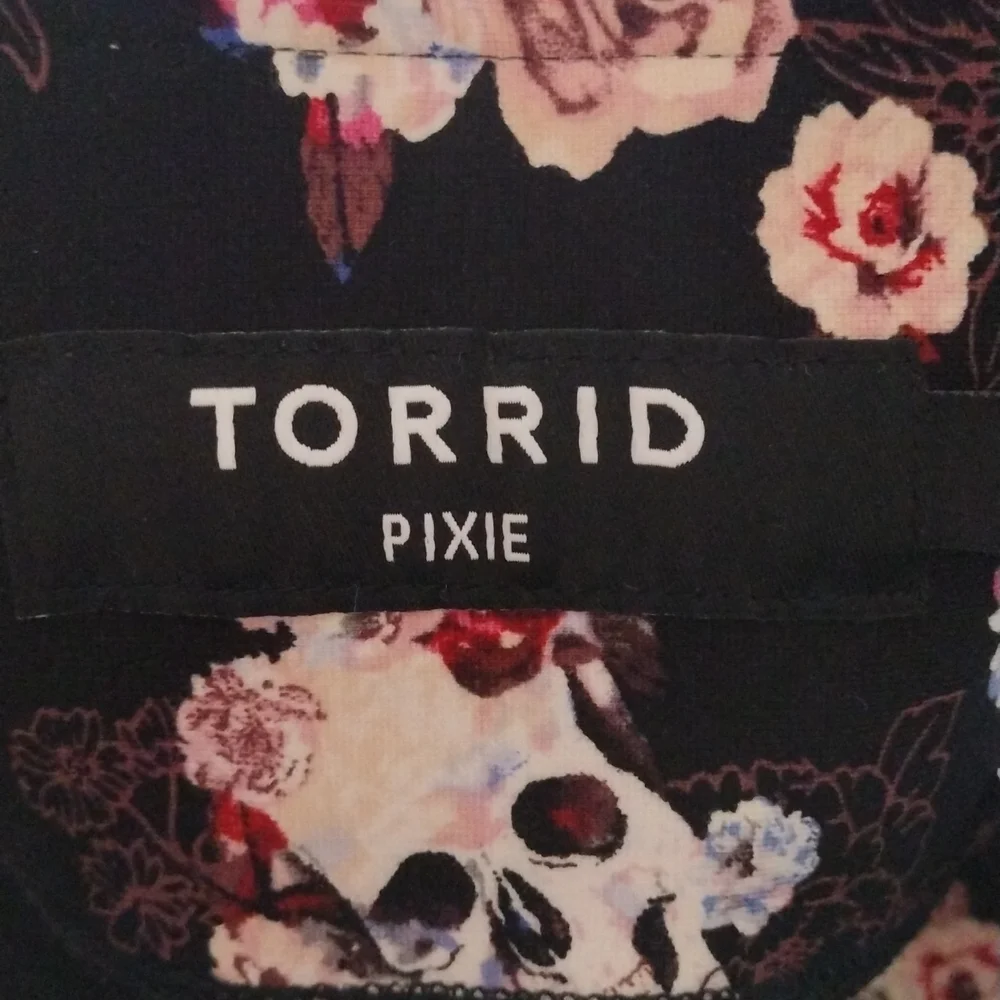 Torrid Pixie Ponte Floral Skull Pants 2X - Picture 6 of 8